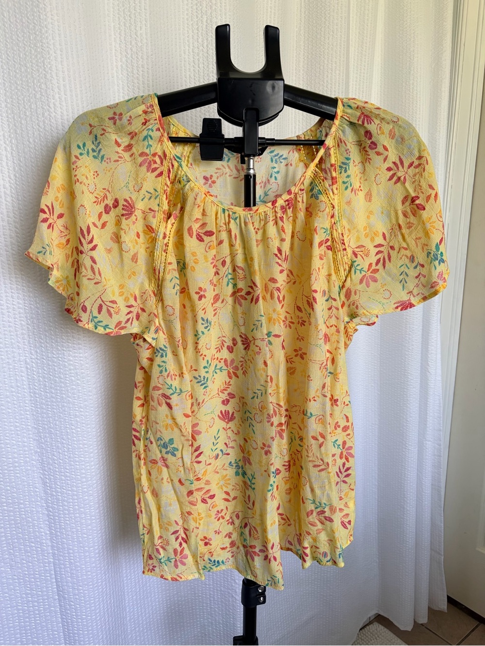 Zac & Rachel Yellow Floral Peasant Blouse with Flutter Sleeves